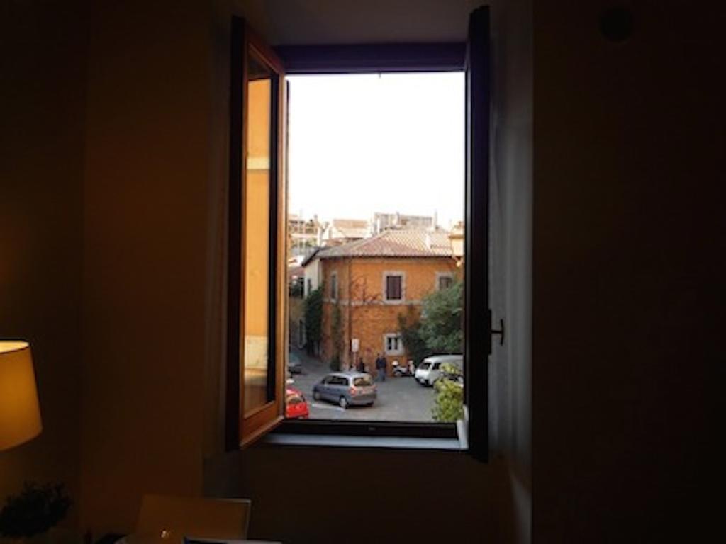Cosy Trastevere Rome Room photo